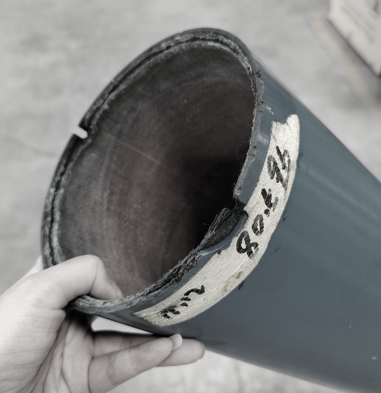 Cracked and delaminated ends